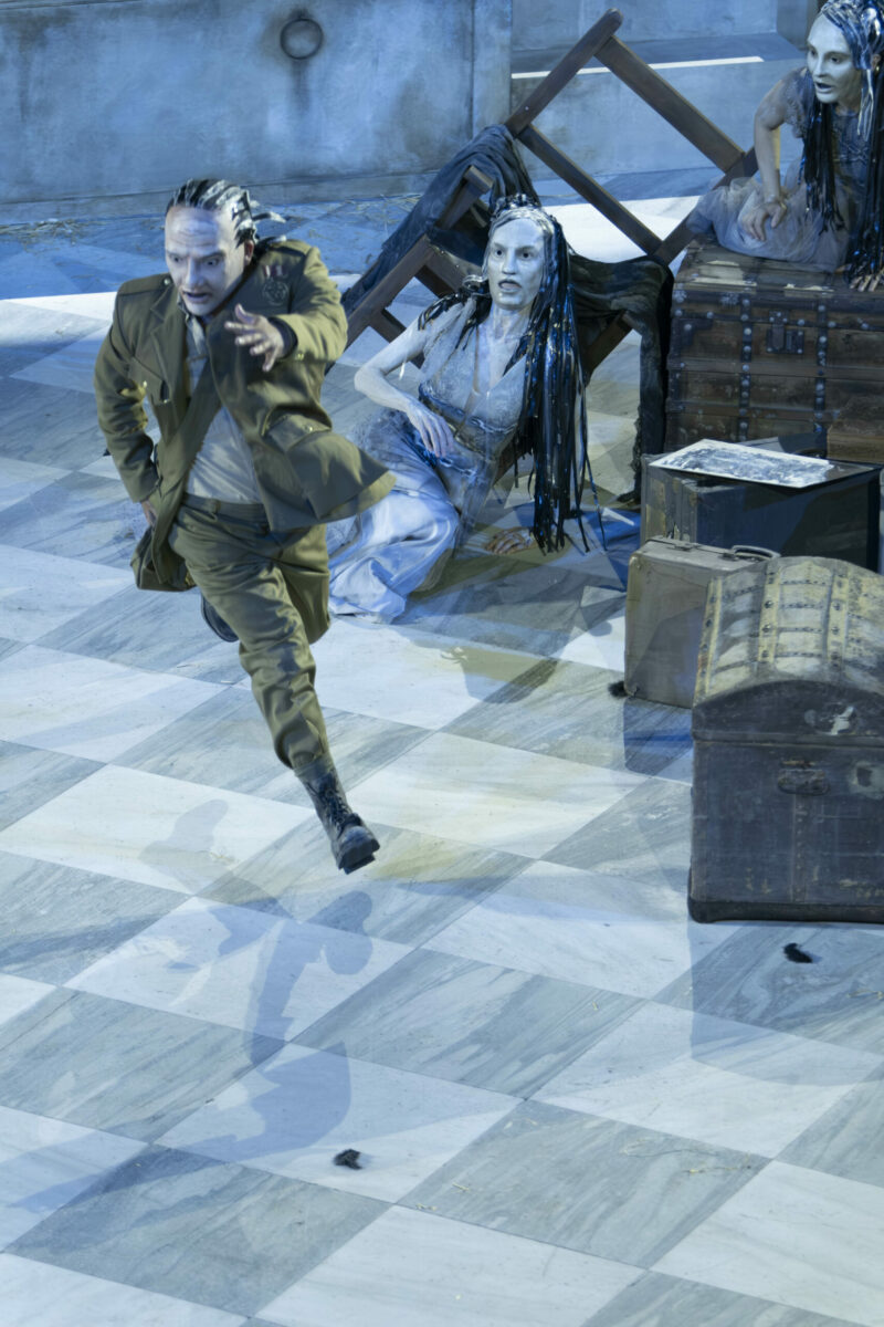 Polyplanity Productions-Εκαβη – Στη Σκια της Πολιτειας-5